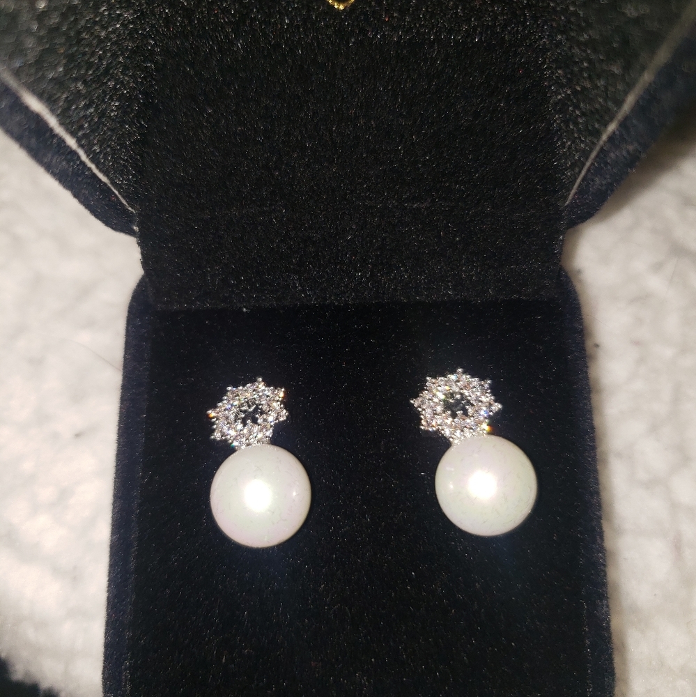 Orrous pearl earings